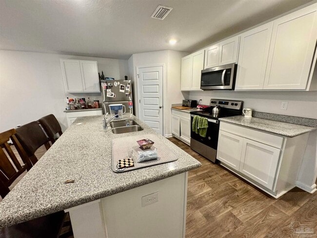 Building Photo - 5468 Merlin