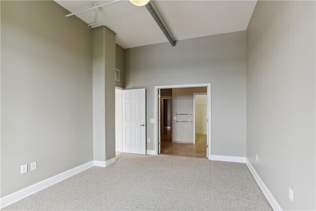 Building Photo - 3820 Roswell Rd NE