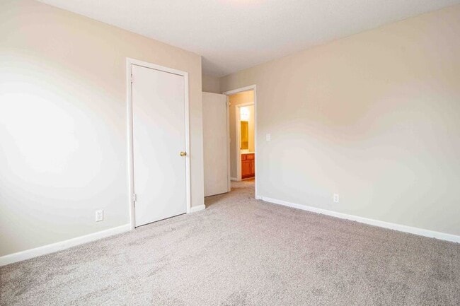 Building Photo - 808 Helton Dr