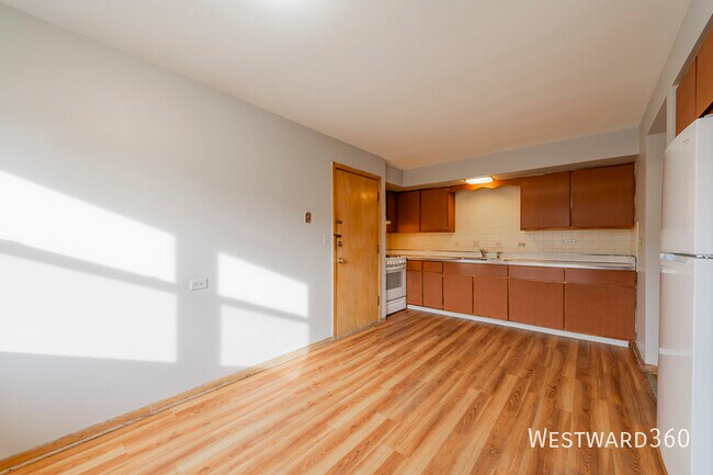 Building Photo - 6620 W Gunnison St