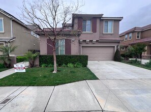 Building Photo - $2,695 Ashlan & Dewolf, 4 bedroom - Buckin...