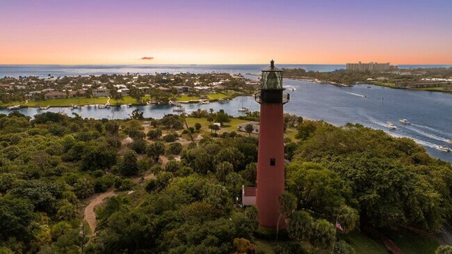 Building Photo - 284 Village Blvd