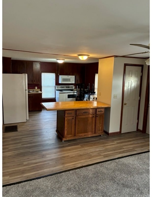 Building Photo - 1030 W 14th Ave