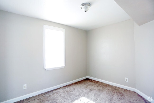 Dining Room- 1 B/R - Parkwood Manor