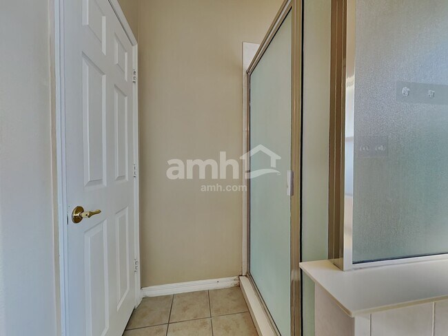 Building Photo - 12010 Fern Blossom Dr