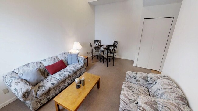Interior Photo - 303 E Green