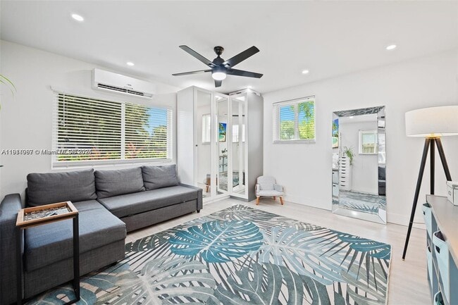 Building Photo - 5021 SW 29th Terrace