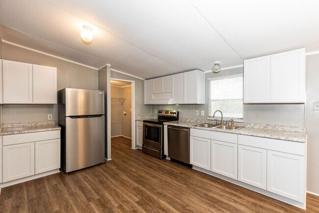 Building Photo - 108 Sherwood Ct