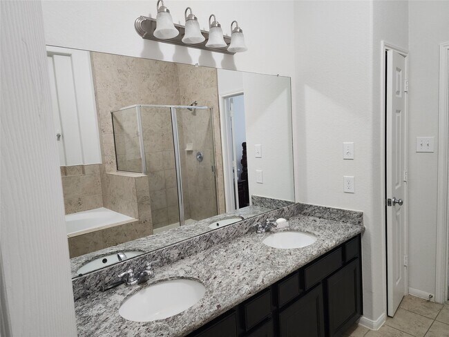Building Photo - 3807 Waterford Bend