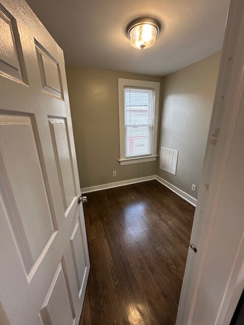 Building Photo - 310 W Scott St