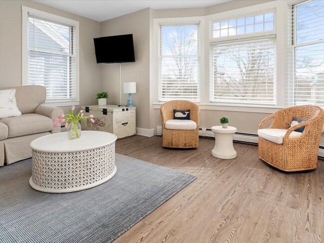 Building Photo - 20-24 Perry St