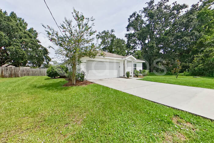 Building Photo - 21 Philmont Ln
