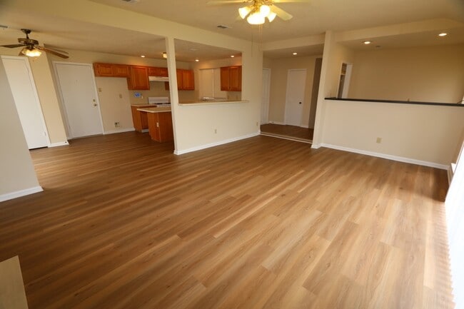 Building Photo - 21226 Park Mt Dr