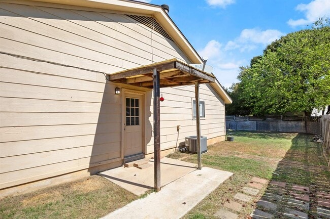 Building Photo - 3505 Rocky Hollow Trail