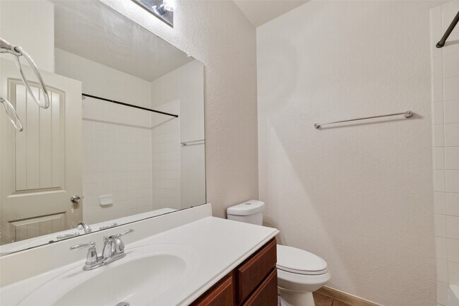 Building Photo - 5950 Carpenters Hollow Court