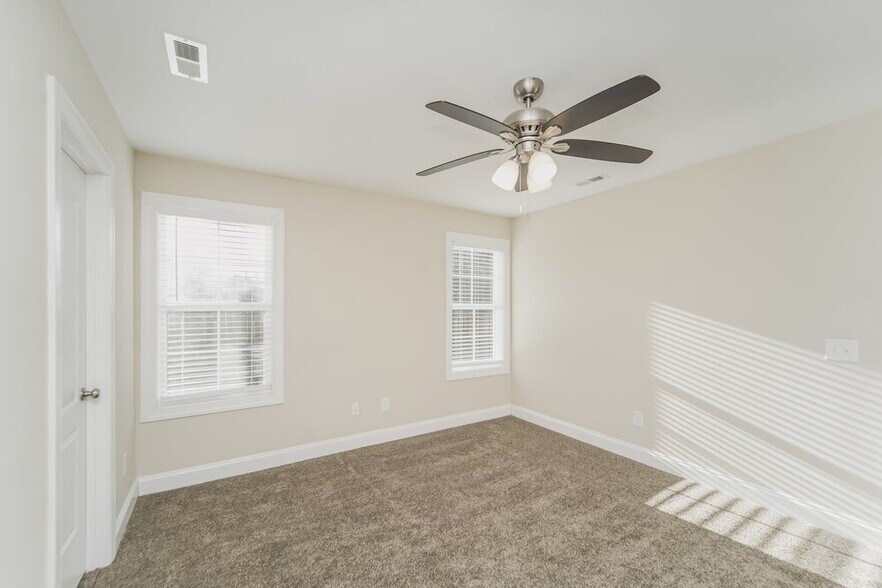 Building Photo - 321 Howerton Ave NW