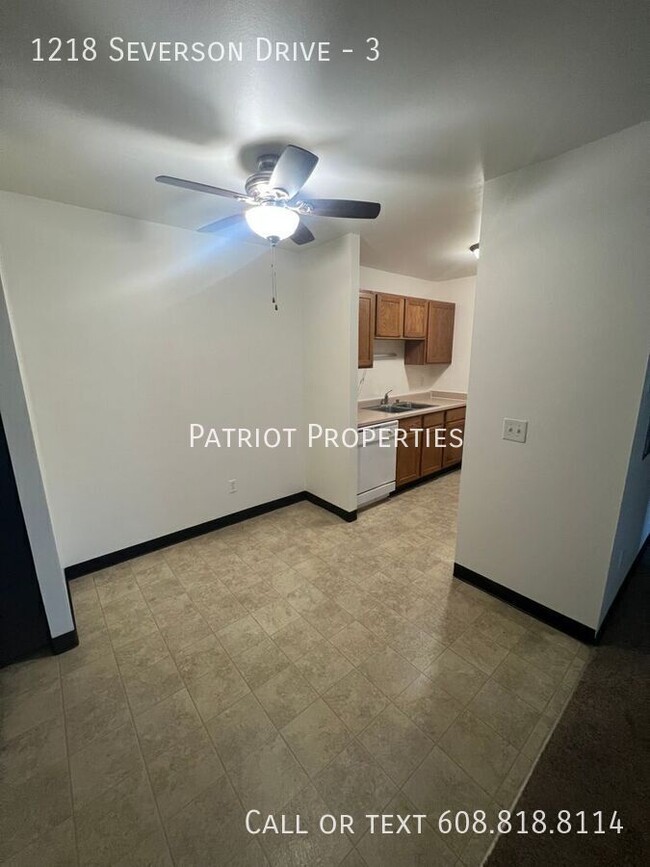 Building Photo - 1 bedroom/ 1 bath apartment in Sun Prairie...