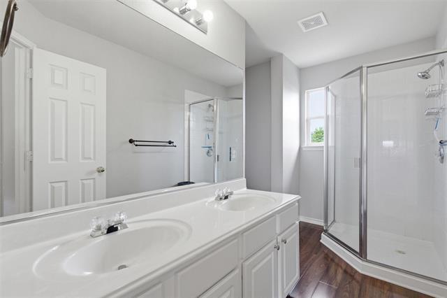 Building Photo - 3207 Warwick Ct