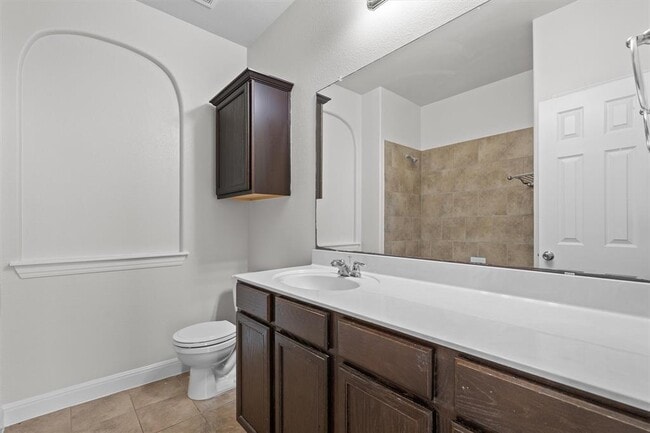 Building Photo - 706 Harwood Dr