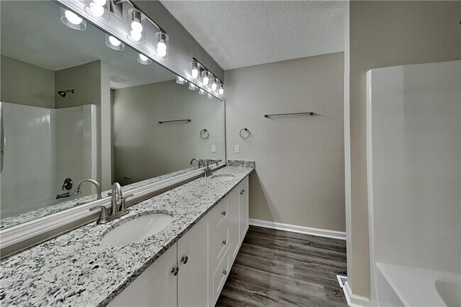 Building Photo - 209 Bainbridge Cir