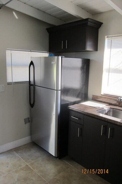 Building Photo - 3701 SW 48th Ave