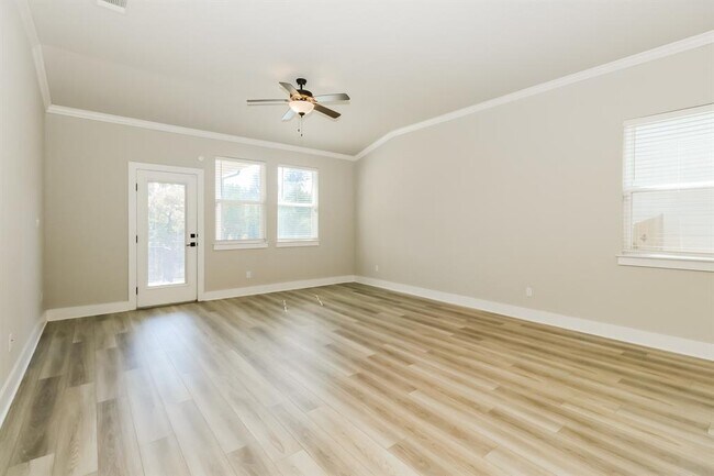 Building Photo - 256 Victoria Peak Lp