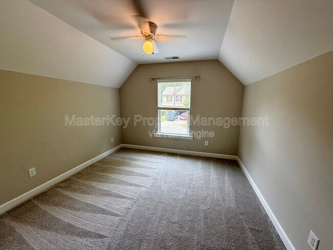 Building Photo - 450 Jerome Rd