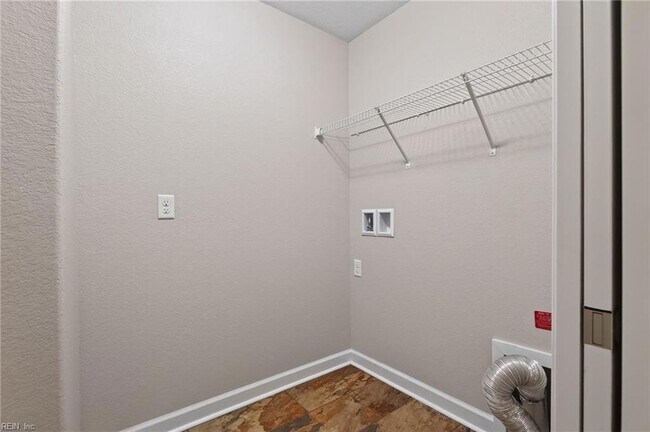 Building Photo - 844 Workwood Rd