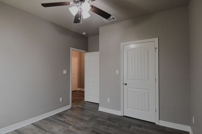 Building Photo - Modern 3-Bedroom 2 Bath Duplex in South Tyler