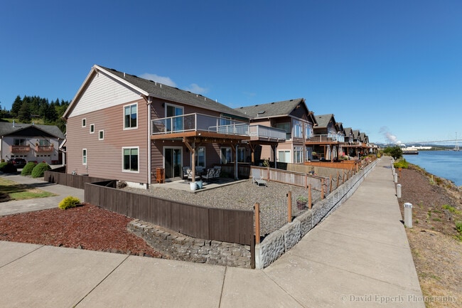 Building Photo - 701 King Dr
