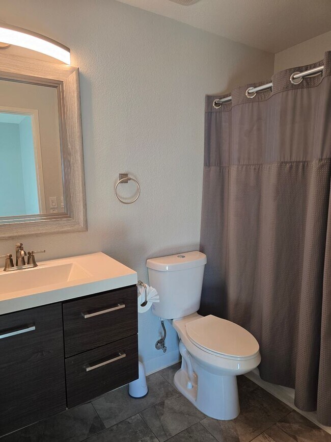 Building Photo - Wonderful Mountain Meadows "end unit"