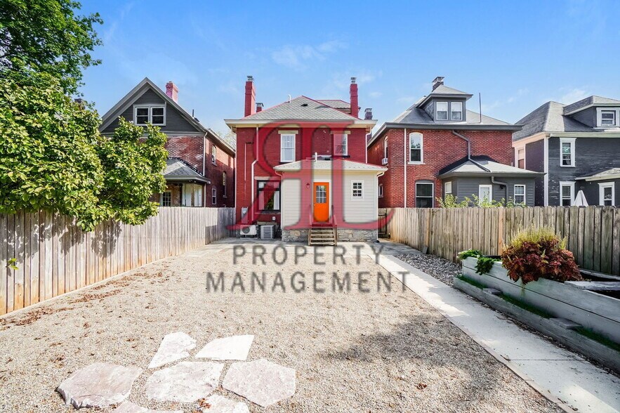 Building Photo - 663 Wilson Ave