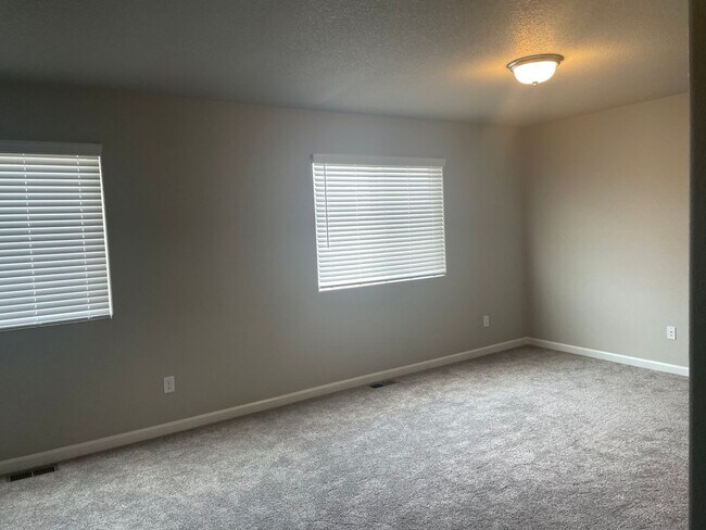 Building Photo - Chapel Heights townhome