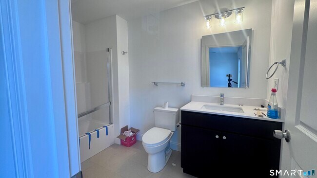 Building Photo - 44 Mettler St