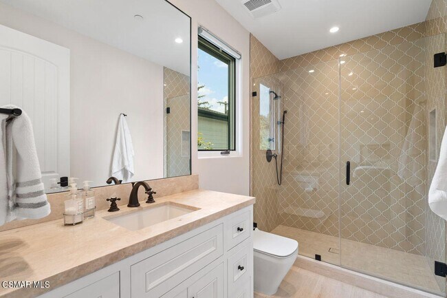 Building Photo - 12727 Landale St