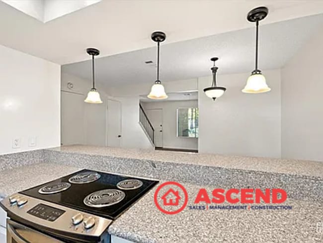 Building Photo - Beautiful 2 Bedroom, 2 Bathroom Home with ...