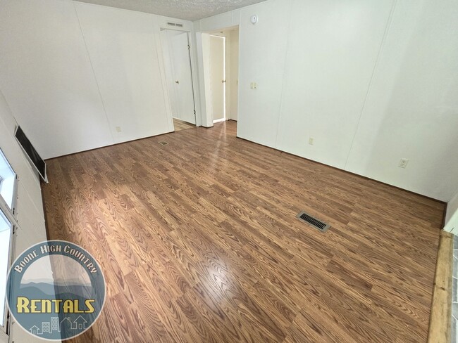 Building Photo - Newly Remodeled 4 Bedroom in Trade, TN