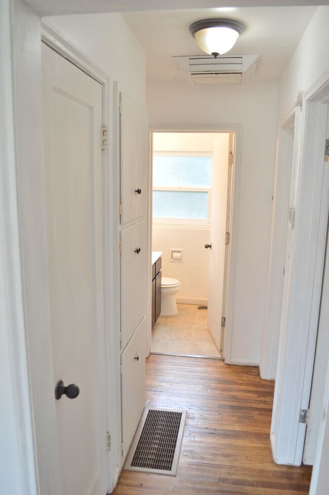 Building Photo - Beautiful Home in Historic Salt Lake District!