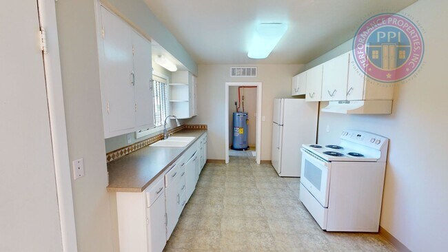 Building Photo - Great Locaton, Small Pet Negotiable w/ Pet Rent