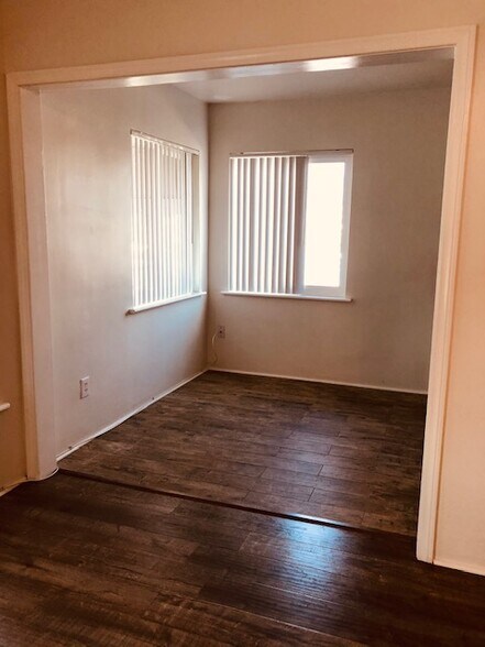 Building Photo - 112 S Chevy Chase Dr