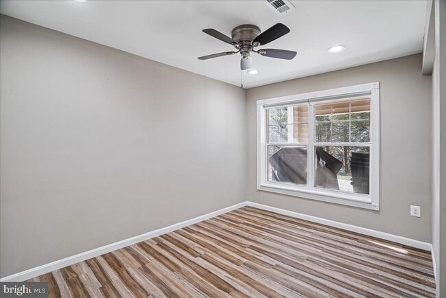 Building Photo - 2238 Merion Pond