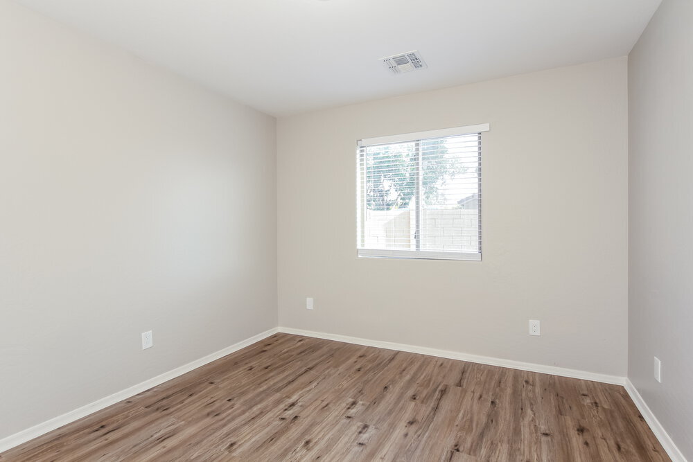 Building Photo - 39812 N Vincenza St