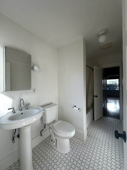 Bathroom - 1218 Myra Ave