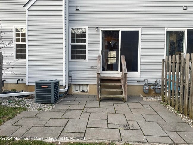 Building Photo - 707 Hatchery Ct