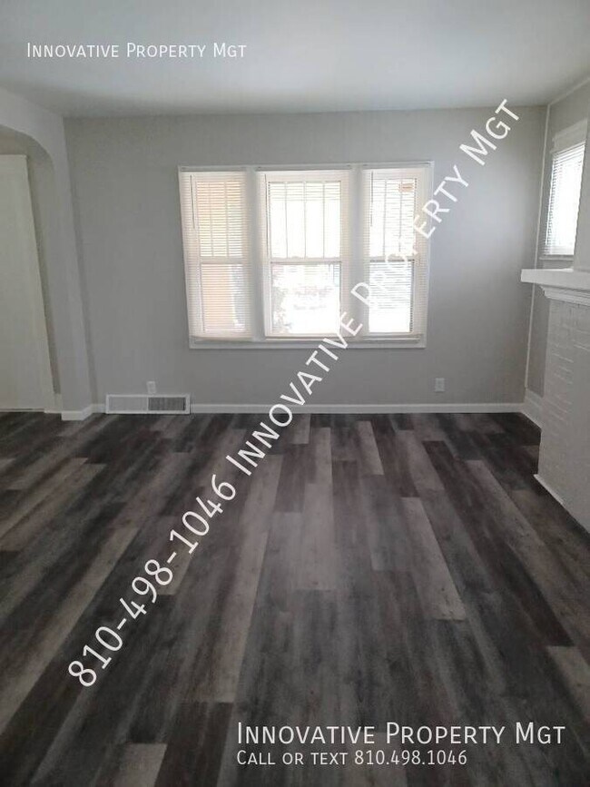 Building Photo - 842 E 9th St