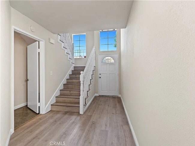 Building Photo - Luxurious 2-Bedroom Townhome with Loft in ...