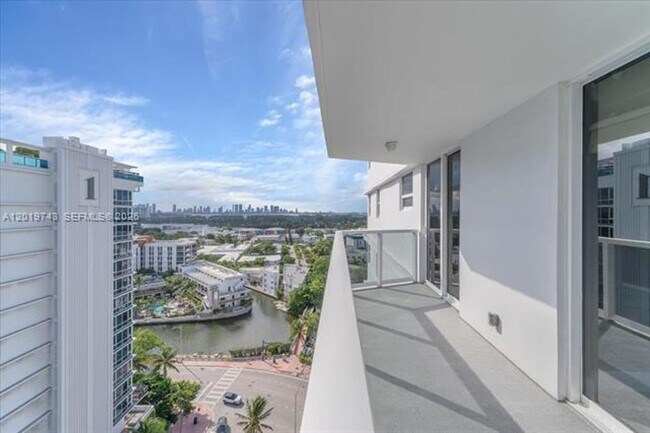 Building Photo - 2401 Collins Ave