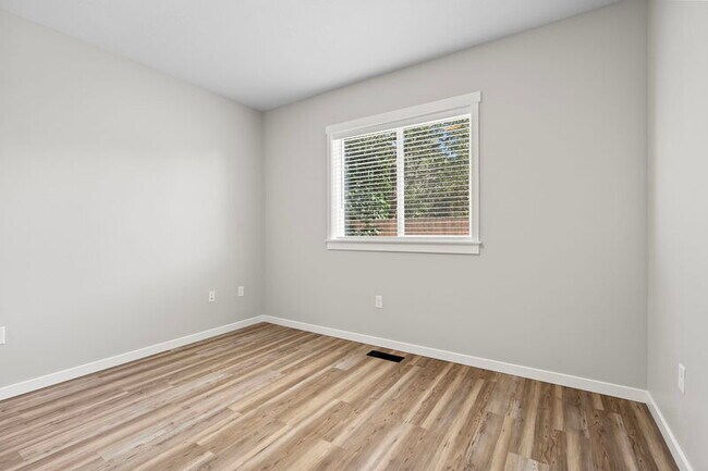 Building Photo - 3716 Custer Dr