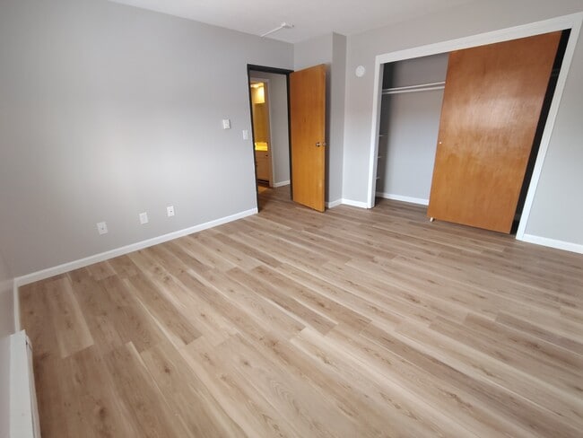 Building Photo - 6078 Boxwood Dr