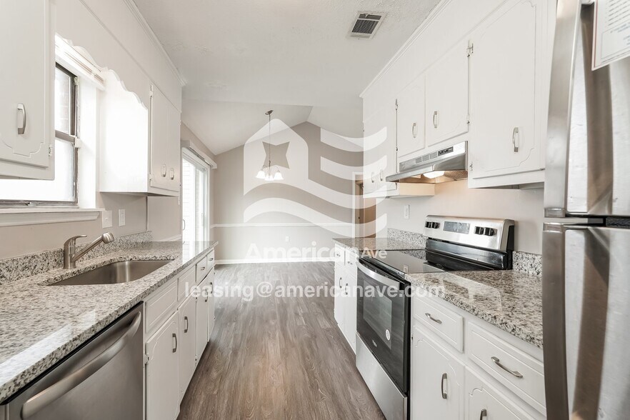 Building Photo - 3409 Knollcrest Rd